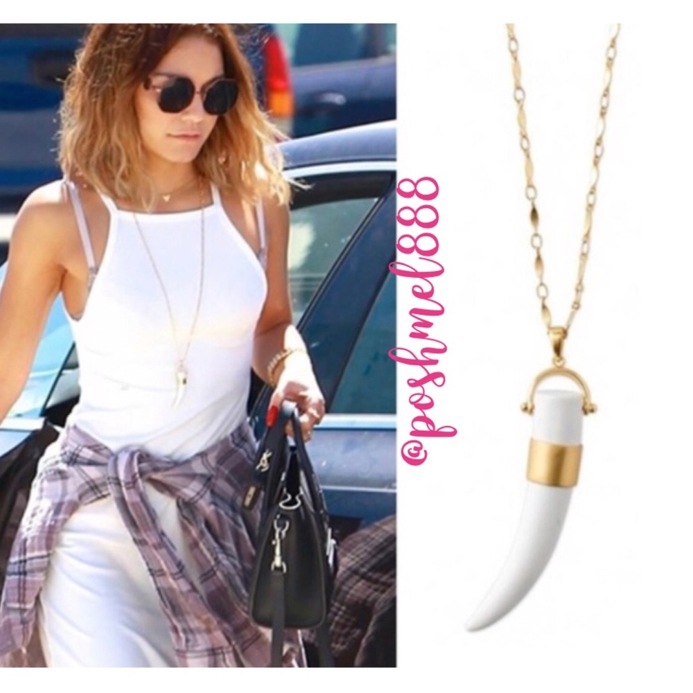 :: Stella & Dot Exotic Sahara Pendant Necklace